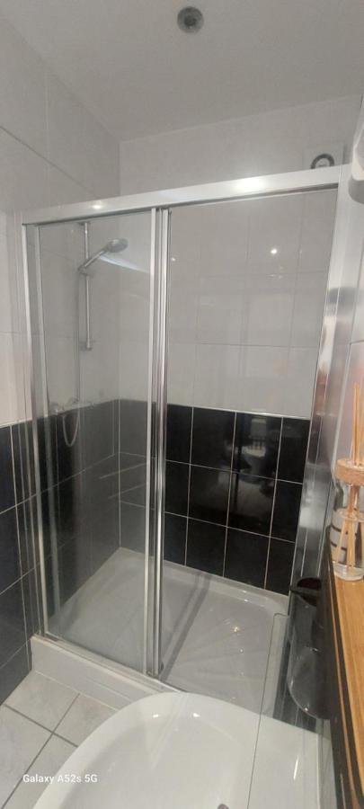 Londonderrys Bar And Accommodation 시햄 외부 사진