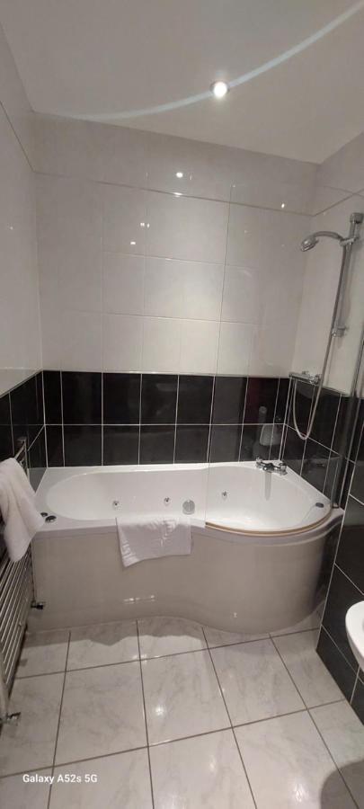 Londonderrys Bar And Accommodation 시햄 외부 사진
