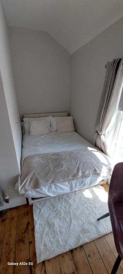 Londonderrys Bar And Accommodation 시햄 외부 사진